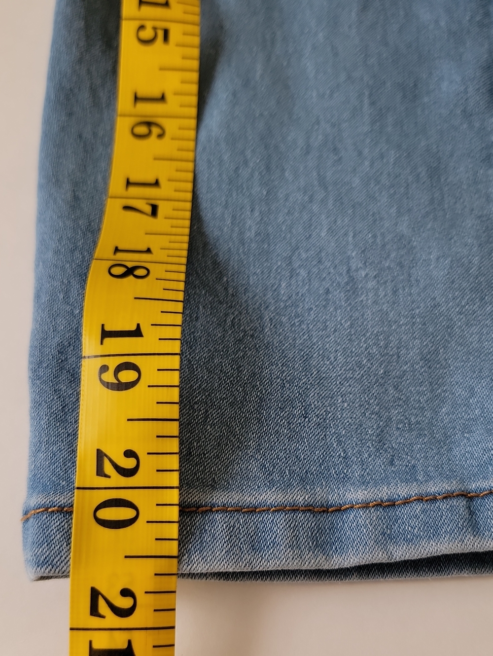 Tahari Girls Button‑Fly Capris · Medium Wash Denim · Size 8 Emily Style - Picture 8 of 15